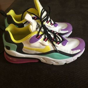 Like New Nike Air max 270 react